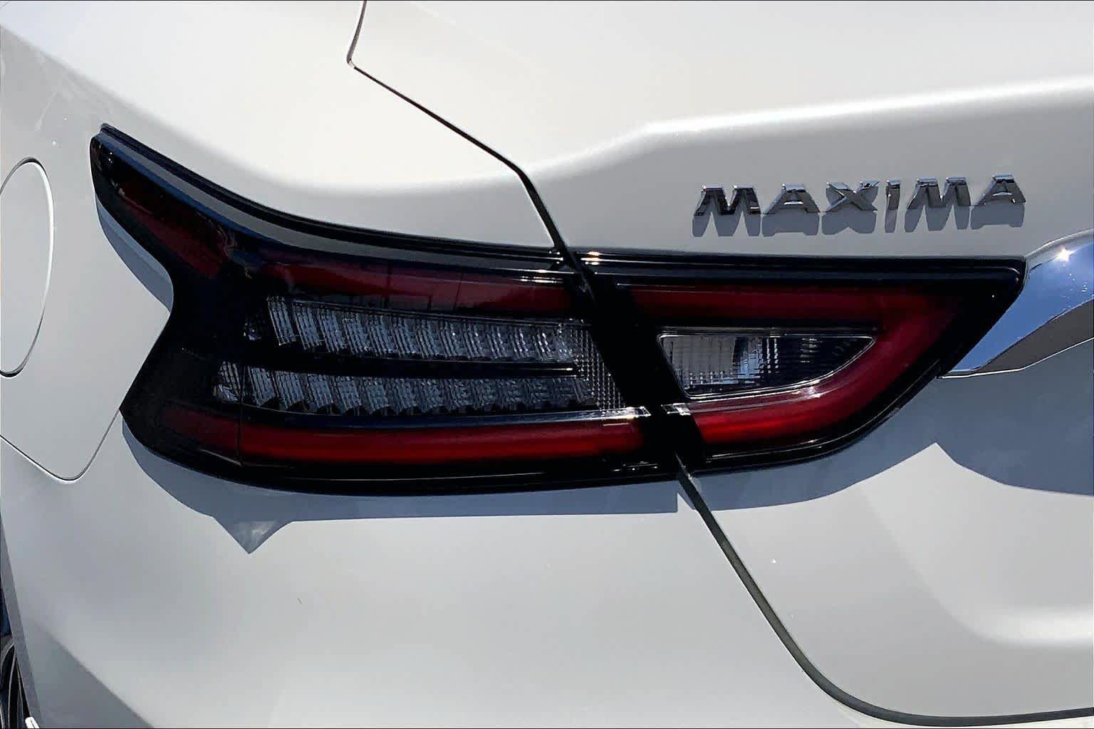 Used 2023 Nissan Maxima Platinum w/ Sport Mat Group FWD image 29
