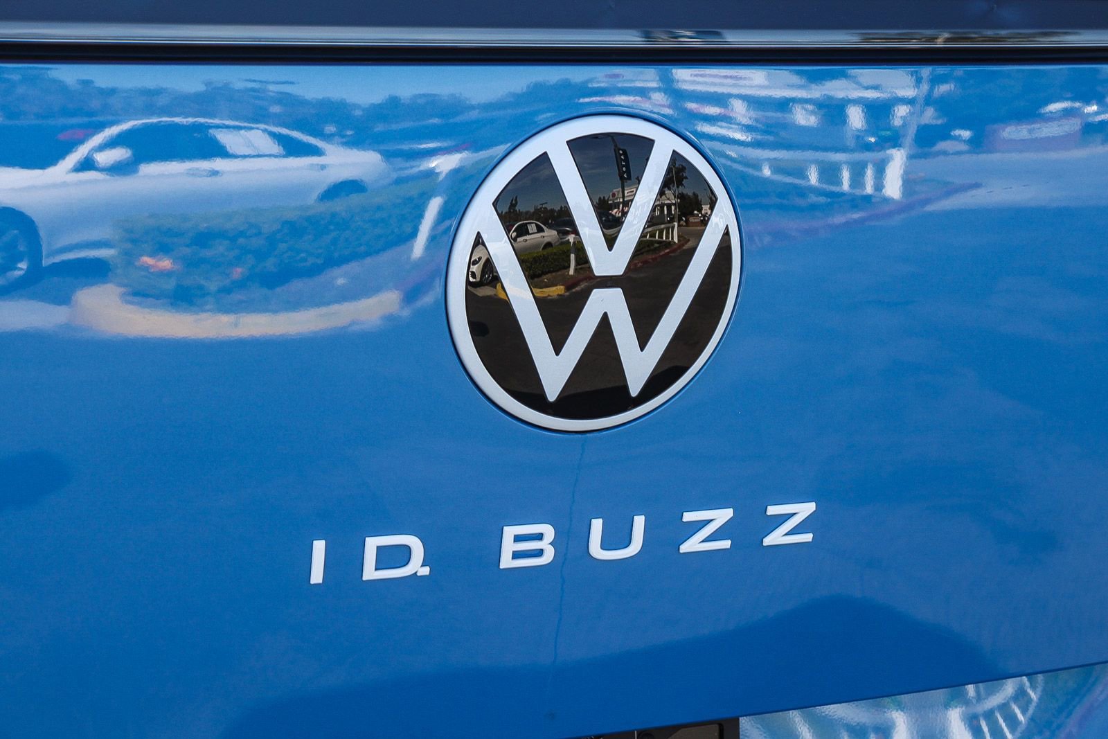 Used 2025 Volkswagen ID. Buzz Pro S Plus image 10