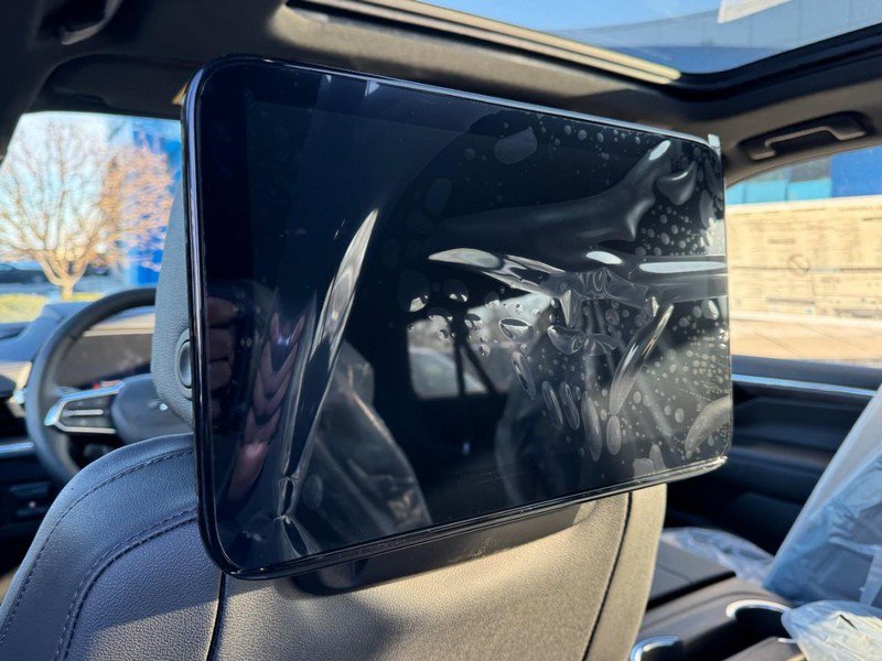 New 2026 Chevrolet Suburban Z71 w/ Z71 Off-Road Package image 34