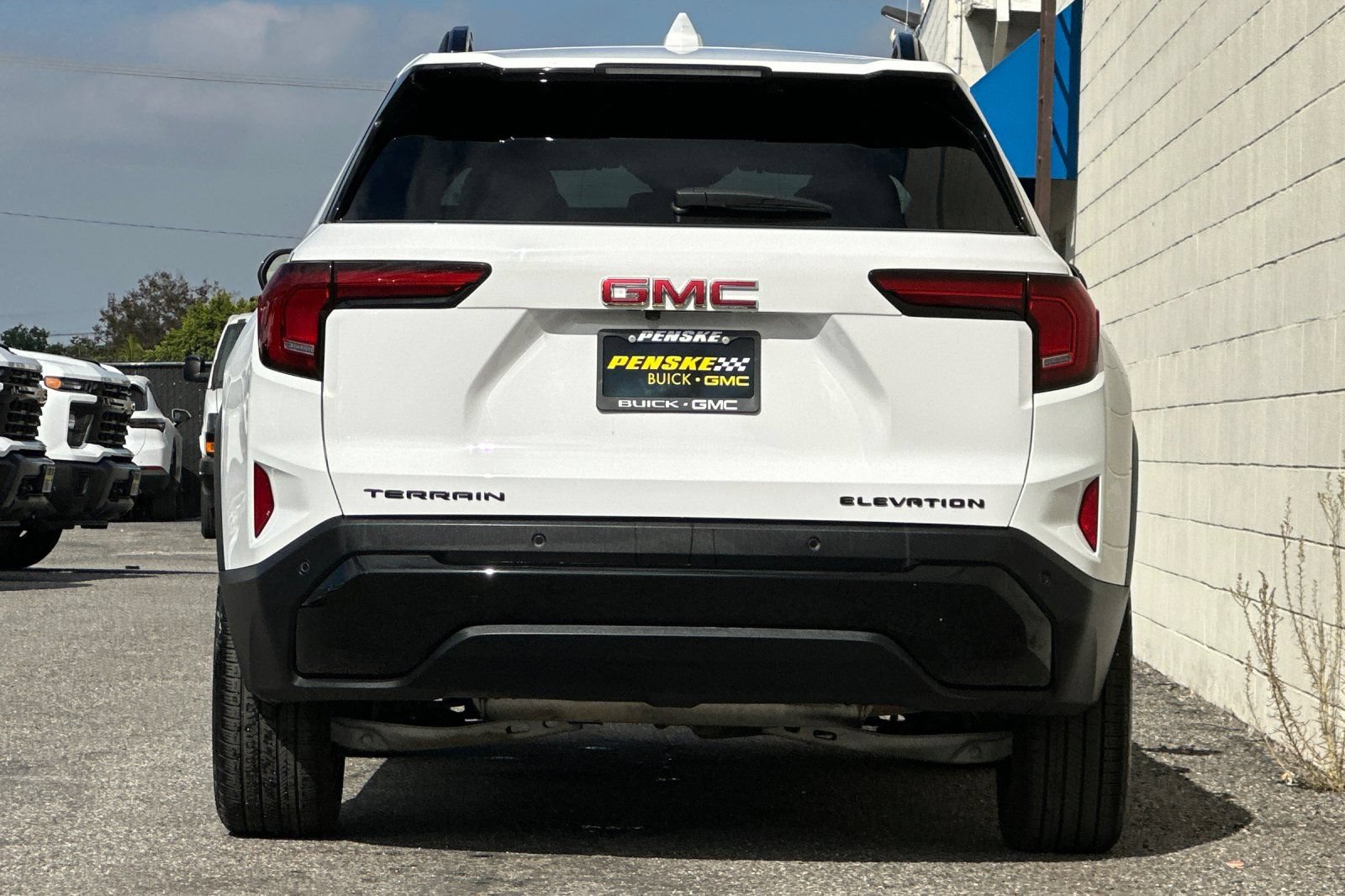 Used 2026 GMC Terrain Elevation w/ Elevation Premium Package FWD image 5