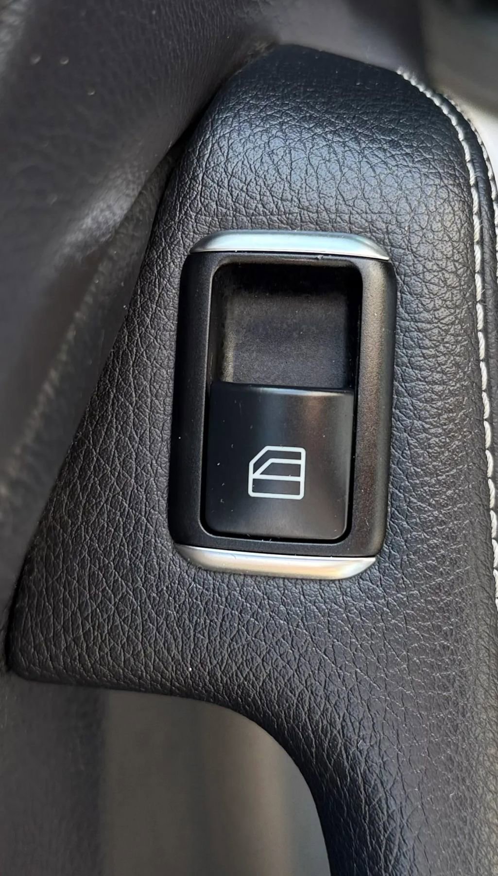 Used 2014 Mercedes-Benz CLA 250 image 28