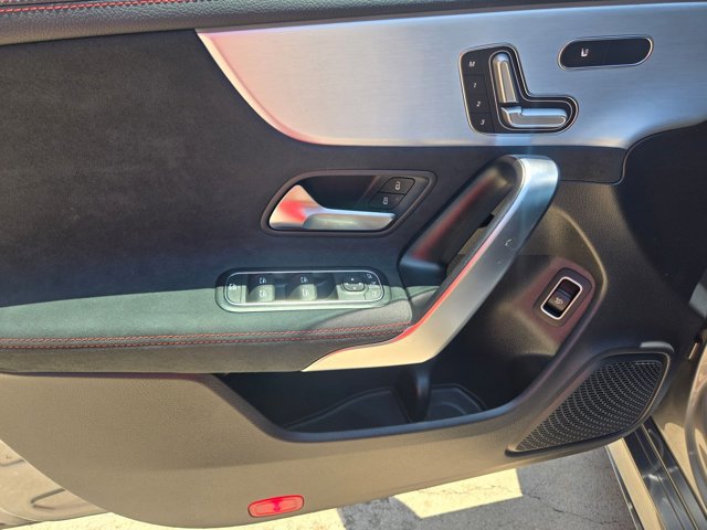 Used 2023 Mercedes-Benz CLA 250 image 23