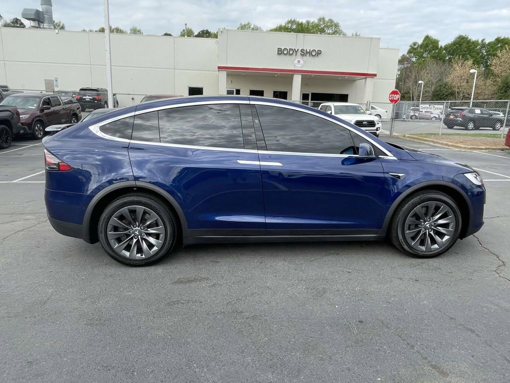 Used 2018 Tesla Model X 75D image 11