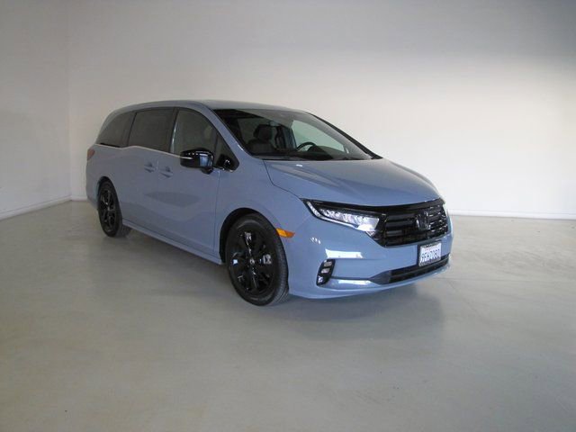 Certified 2023 Honda Odyssey Sport image 3