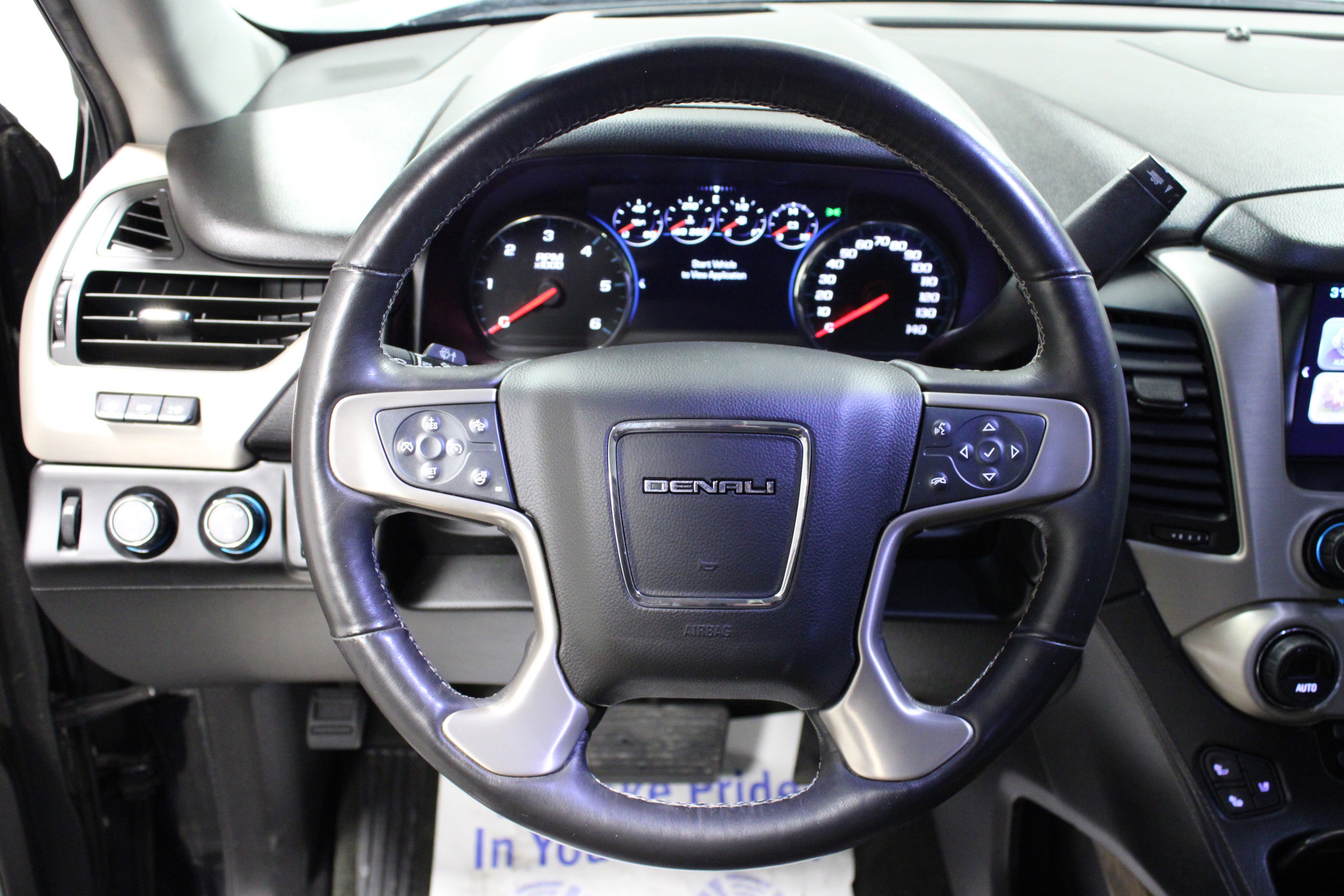 Used 2017 GMC Yukon Denali w/ Open Road Package image 19