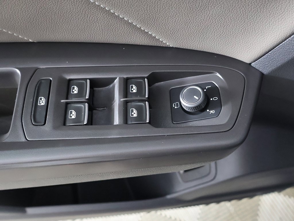 Used 2022 Volkswagen Atlas SEL Premium image 42