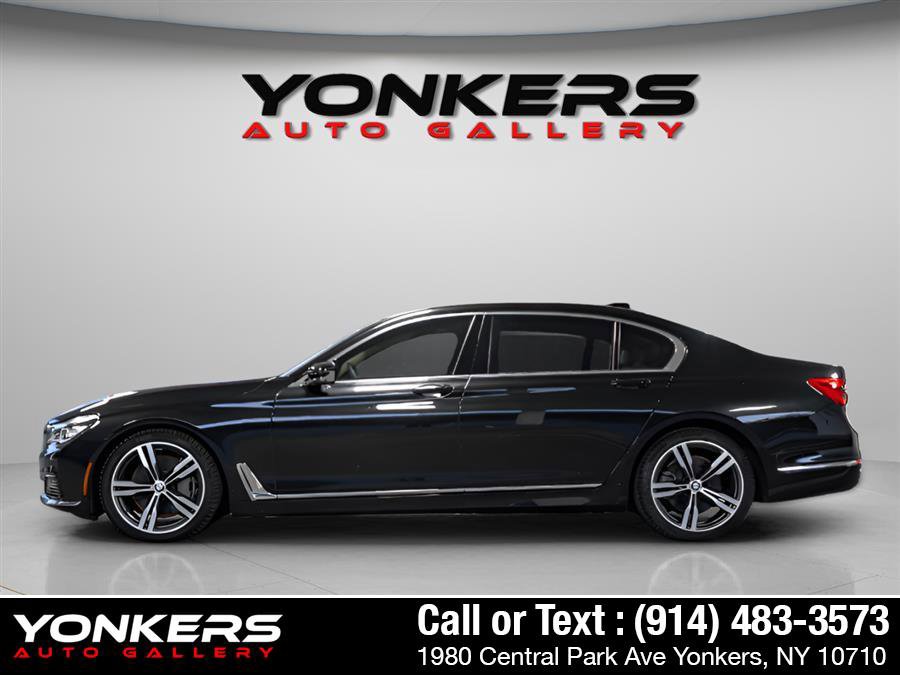 Used 2019 BMW 750i xDrive w/ Executive Package image 4