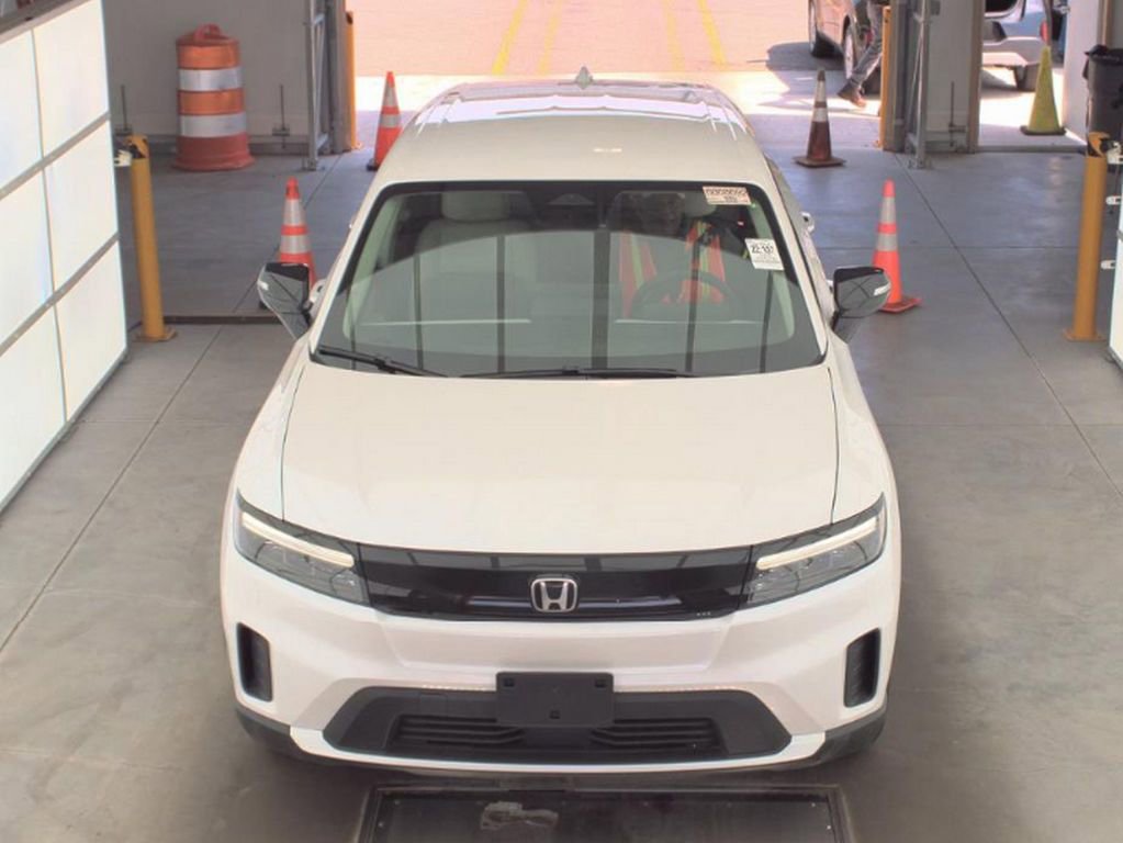 Used 2025 Honda Prologue EX image 2