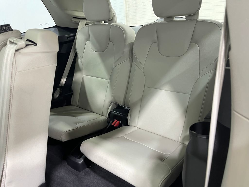 Used 2019 Volvo XC90 T6 Momentum image 32