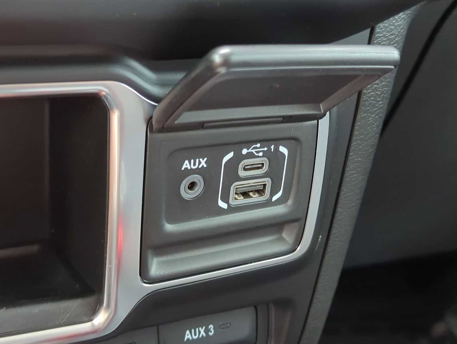 Used 2021 Jeep Wrangler Unlimited Sport image 29