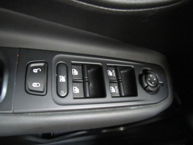 Used 2019 Jeep Renegade Limited image 32