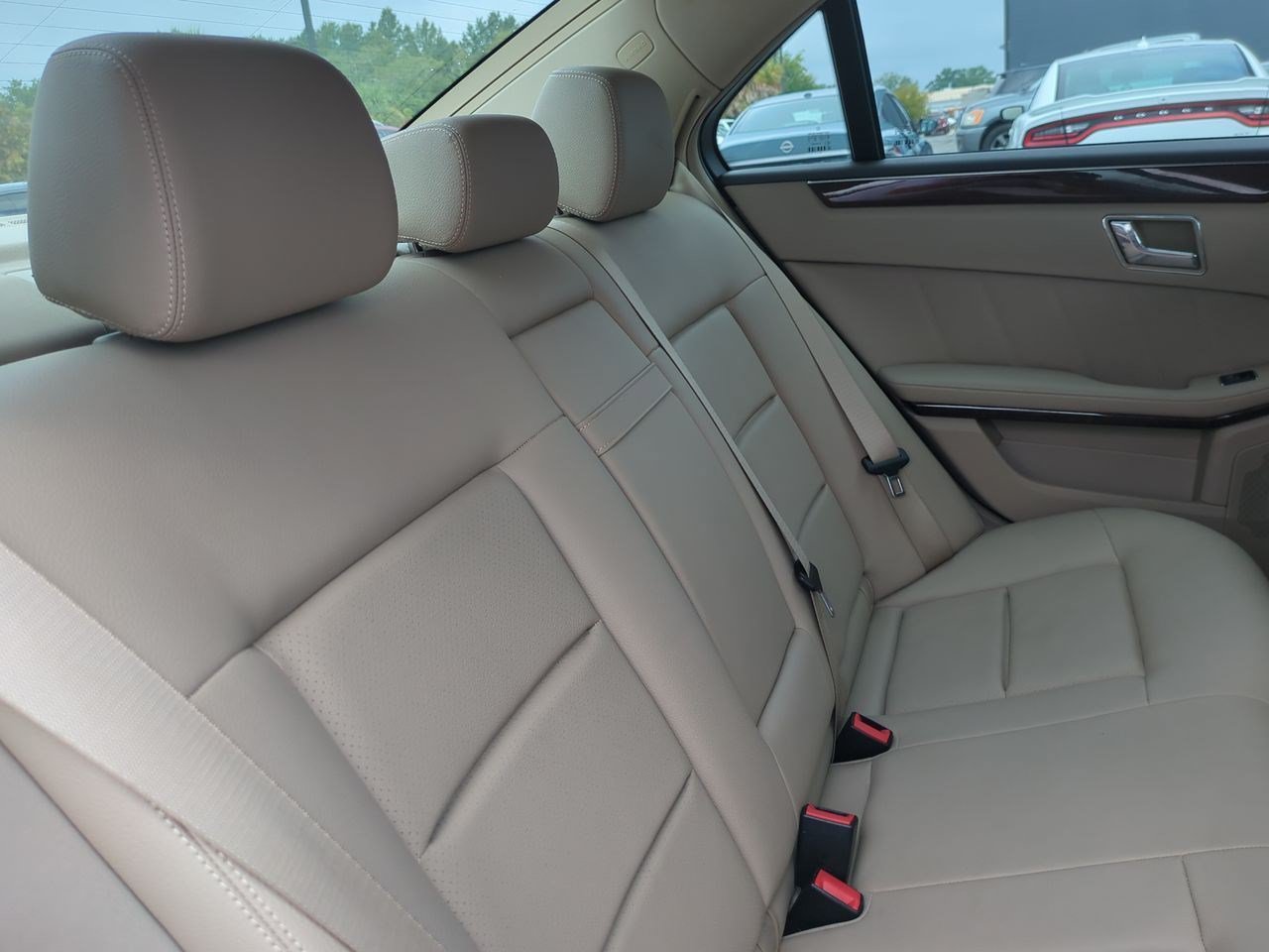 Used 2010 Mercedes-Benz E 350 Sedan image 37