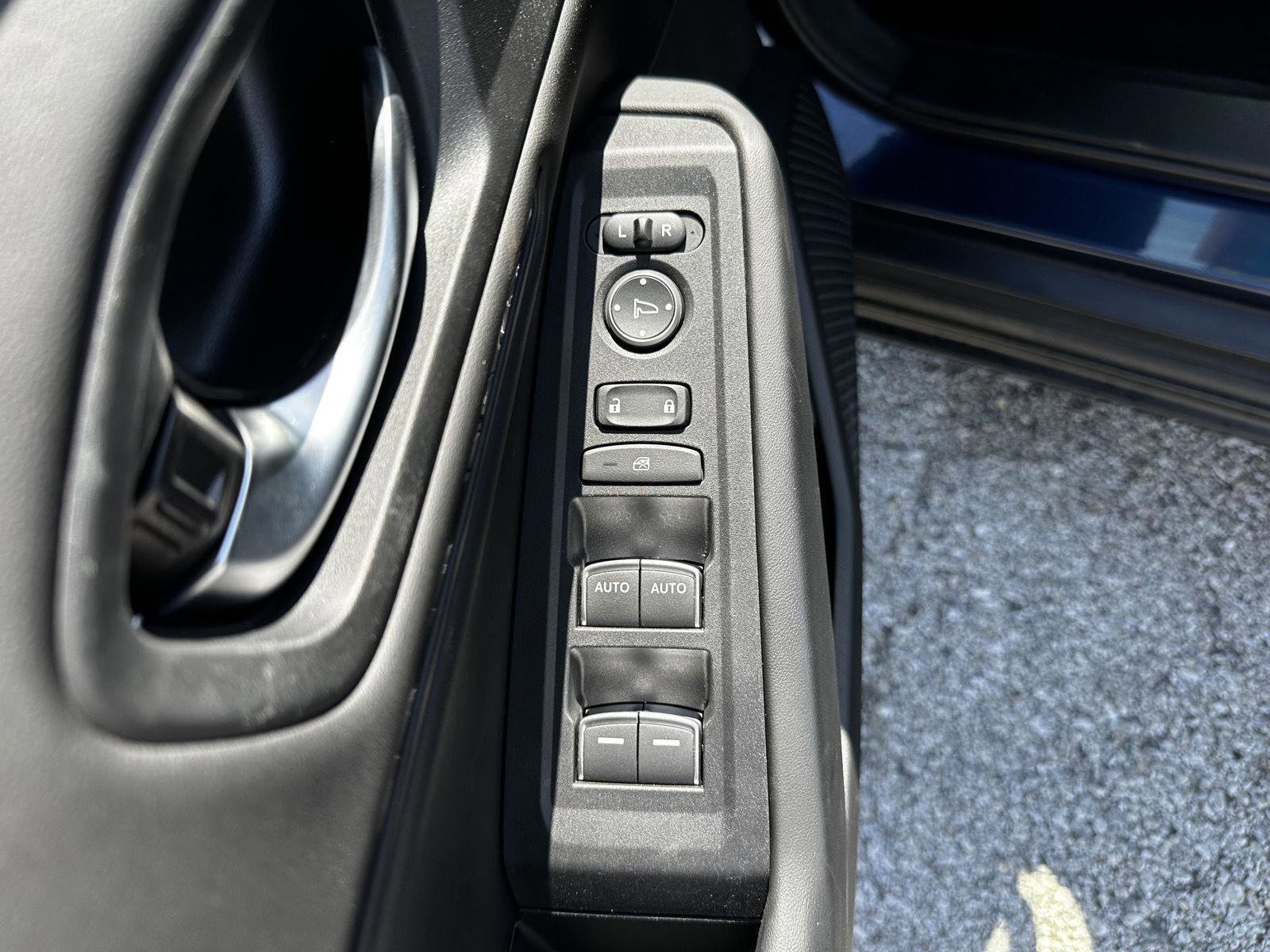 Certified 2023 Honda Accord EX image 9
