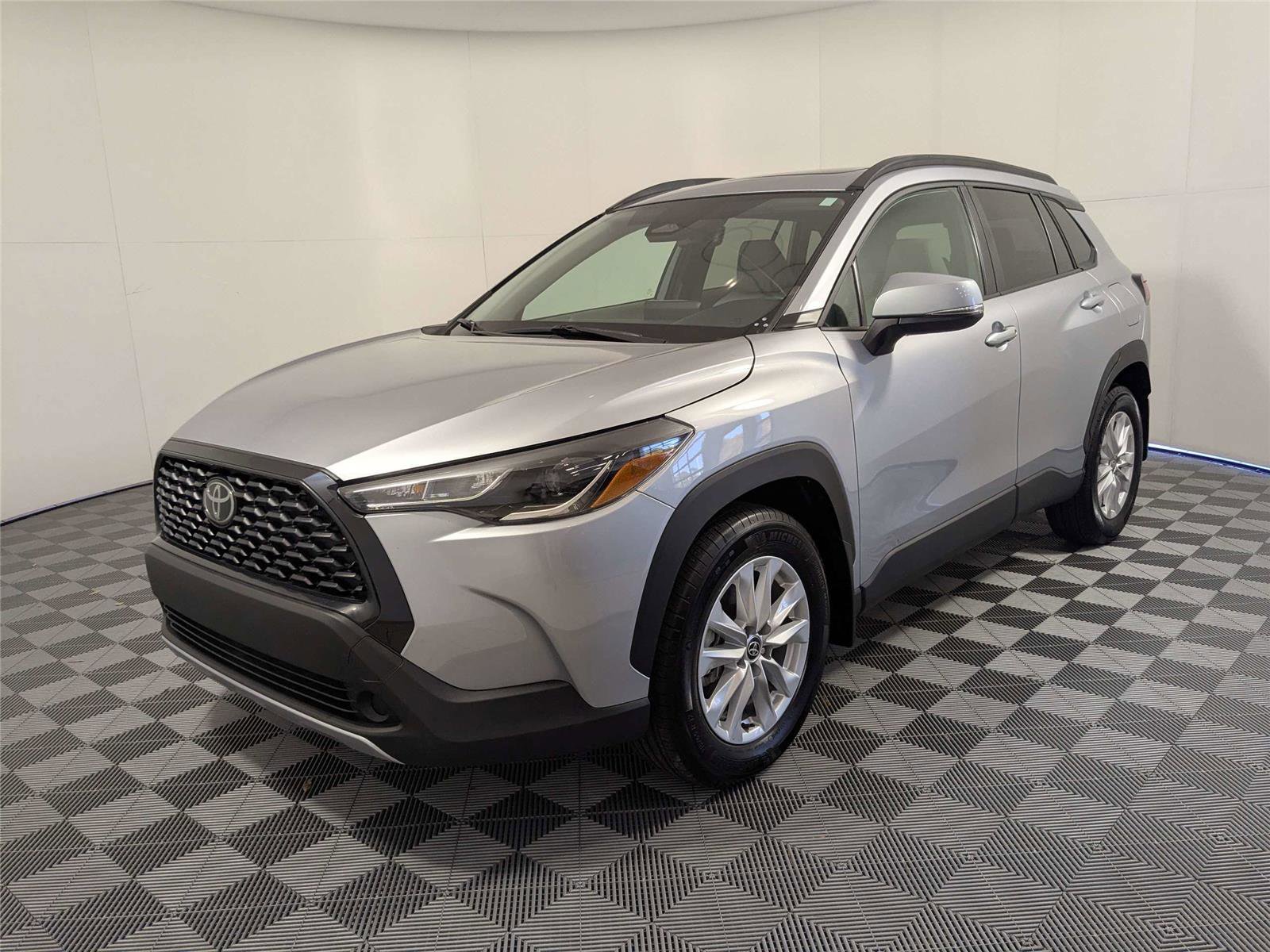 Certified 2024 Toyota Corolla Cross LE w/ Moonroof Package image 2