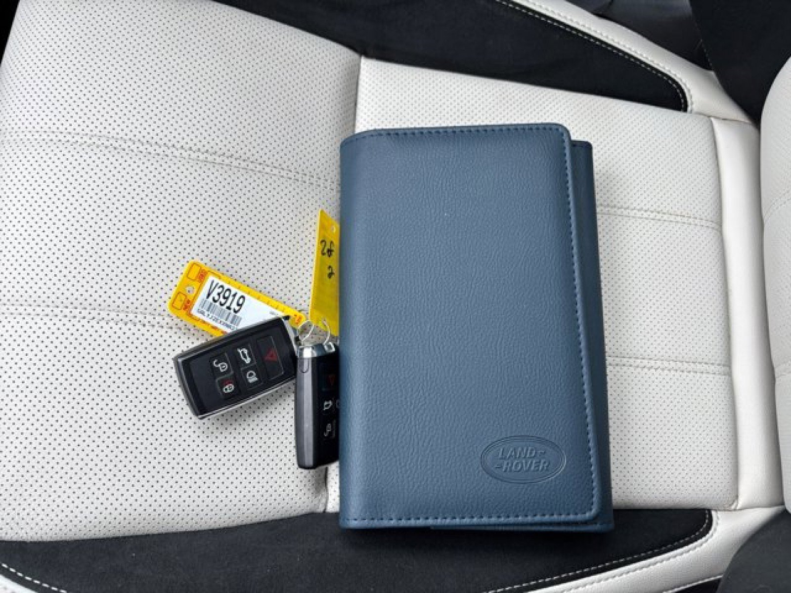 Certified 2022 Land Rover Range Rover Velar S image 22