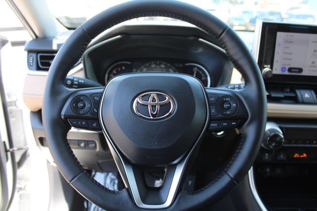 Used 2025 Toyota RAV4 XLE w/ Convenience Package FWD image 19