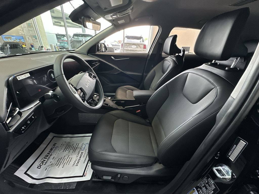 New 2026 Kia Niro Wind FWD image 3