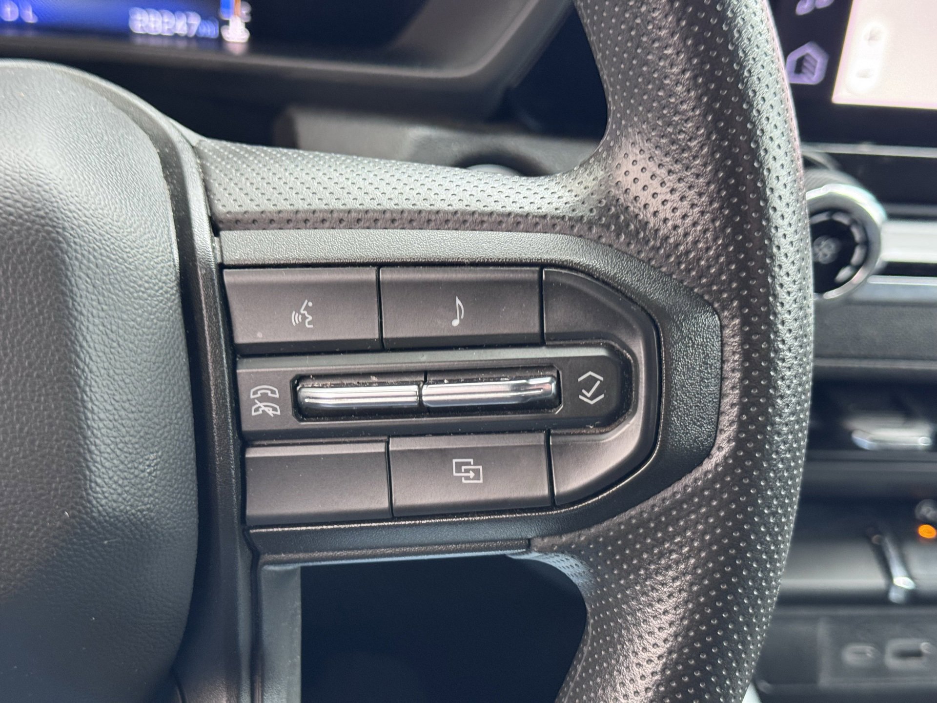 Used 2023 Chevrolet Colorado Trail Boss w/ Advanced Trailering Package image 24