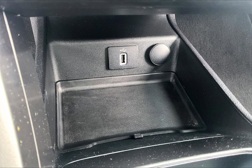 Used 2018 Ford Fusion SE w/ Fusion SE Technology Package image 15