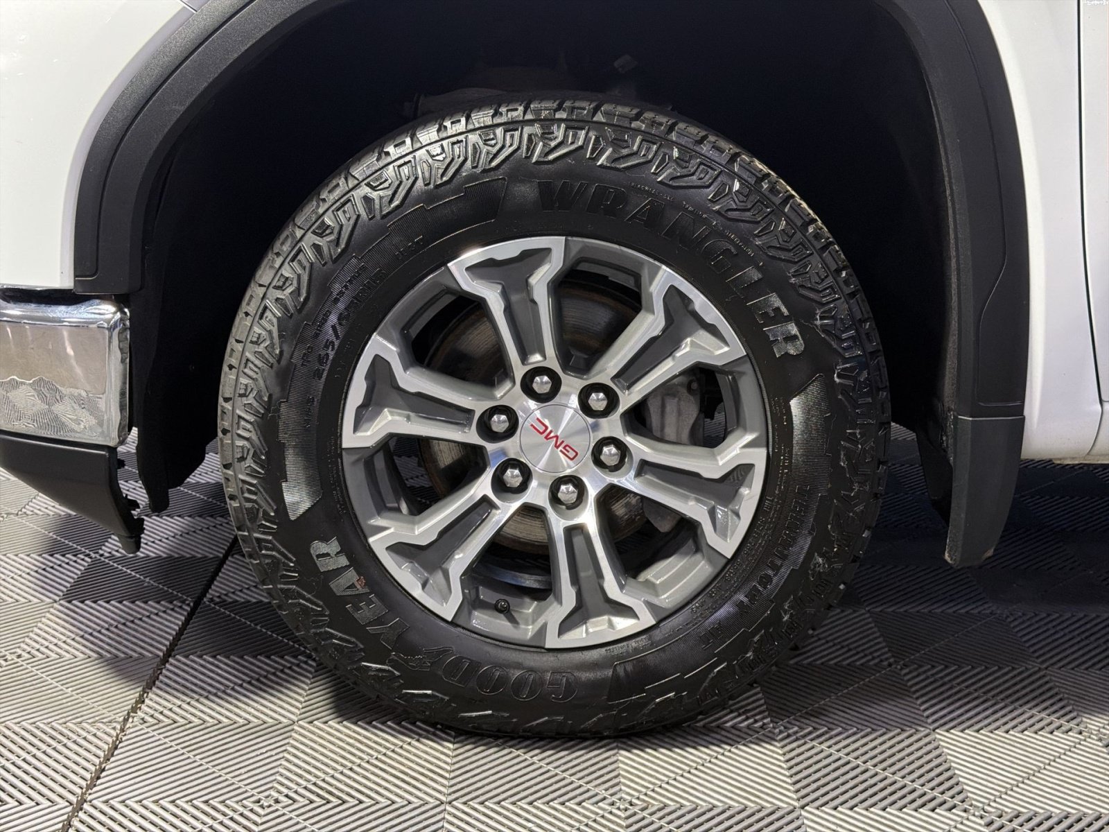 Used 2023 GMC Sierra 1500 SLE AWD/4WD image 16