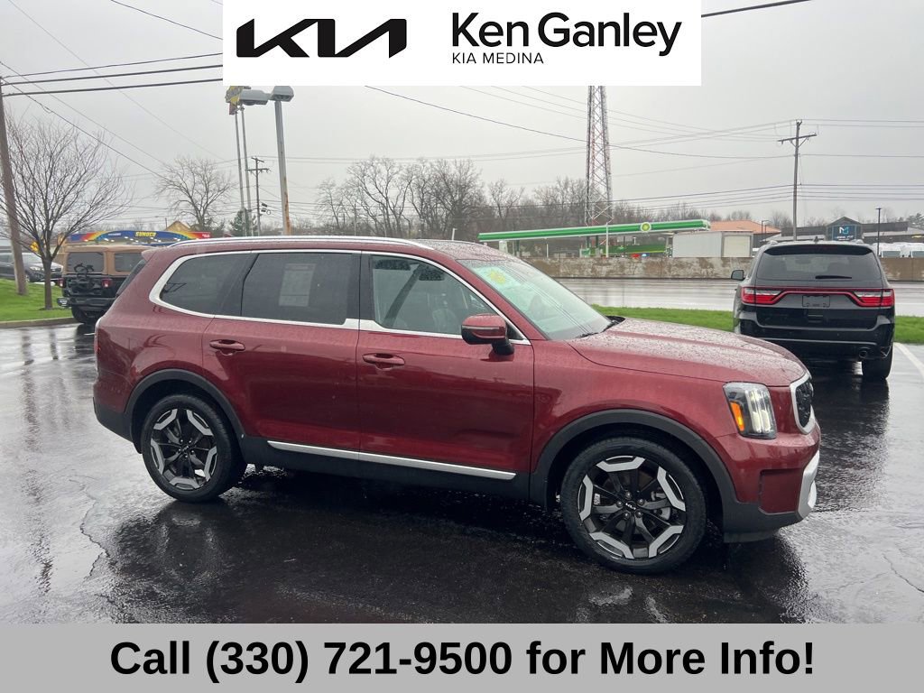 Certified 2023 Kia Telluride EX w/ EX Captain's Chair Package image 8