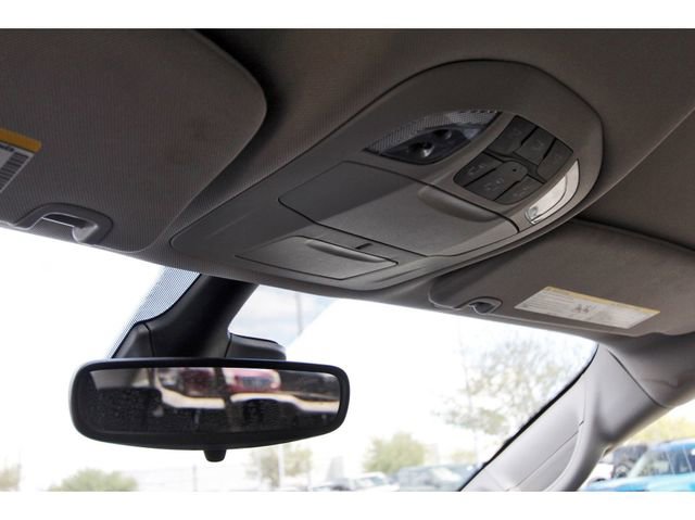 Used 2023 Chrysler Voyager LX image 23