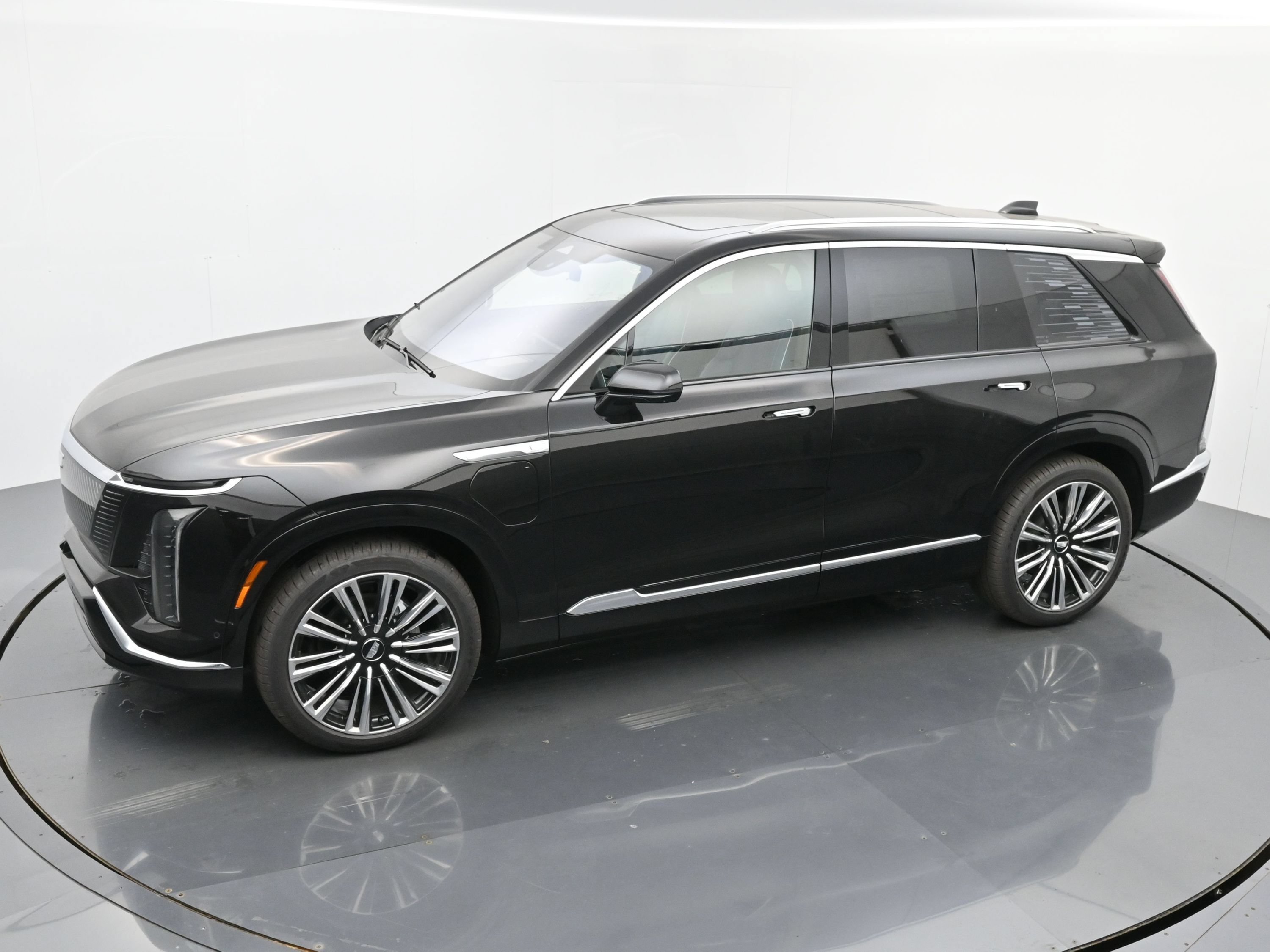 New 2026 Cadillac Vistiq Premium Luxury w/ LPO, Floor Liner Package AWD/4WD image 24