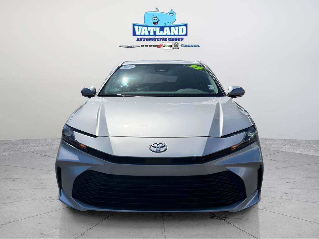 Used 2025 Toyota Camry LE image 8