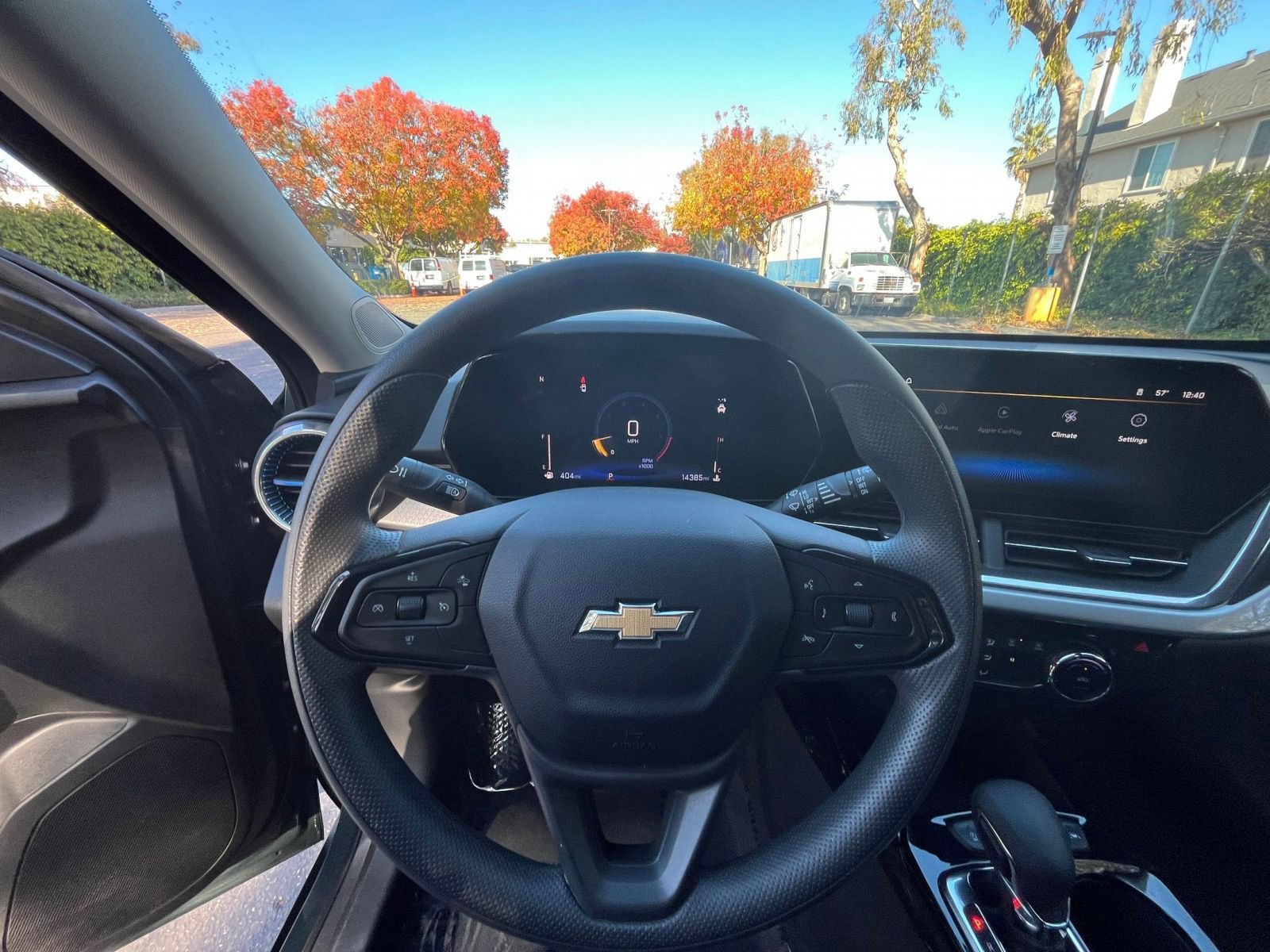 Used 2025 Chevrolet Trax LT image 32