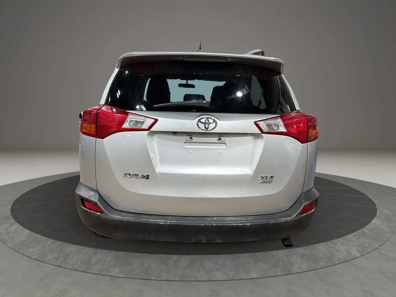 Used 2014 Toyota RAV4 XLE AWD/4WD image 6