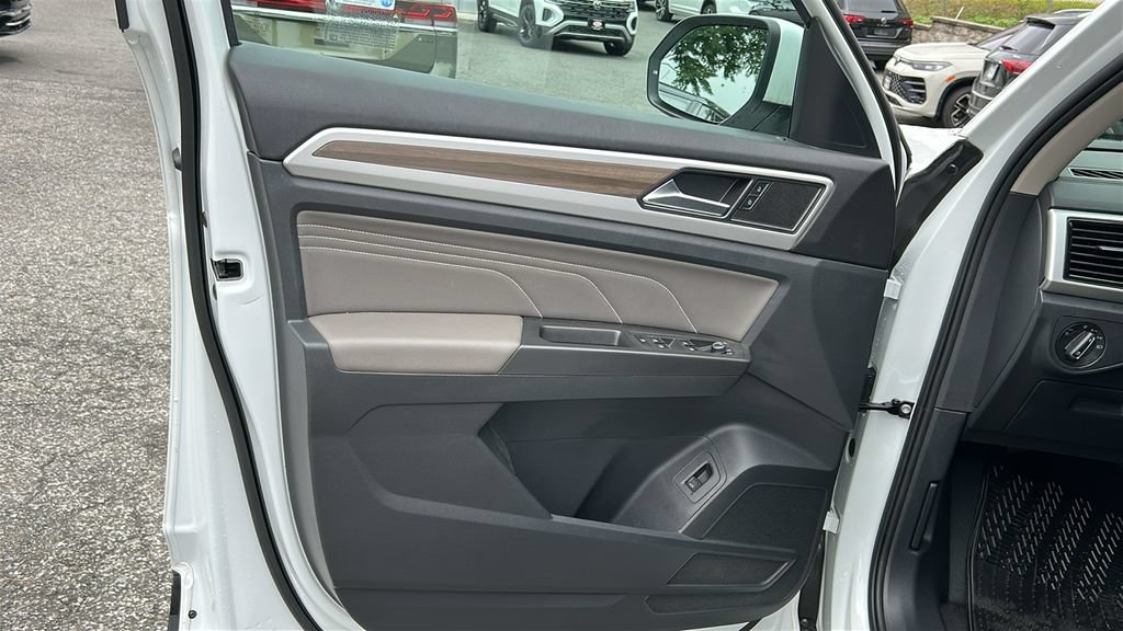 Used 2023 Volkswagen Atlas SEL AWD/4WD image 8