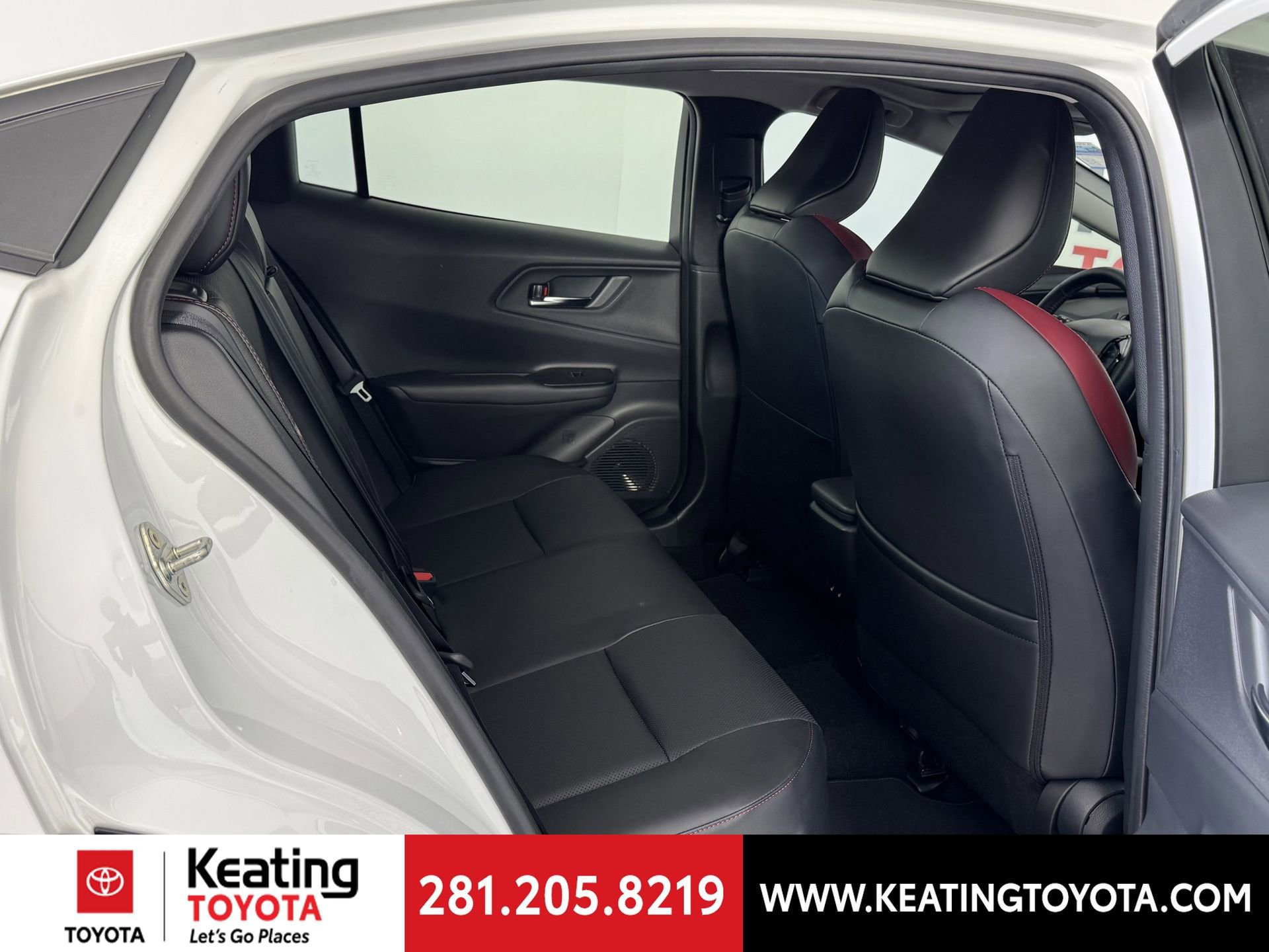 Used 2024 Toyota Prius Prime Premium image 18