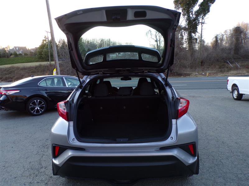 Used 2018 Toyota C-HR XLE image 36