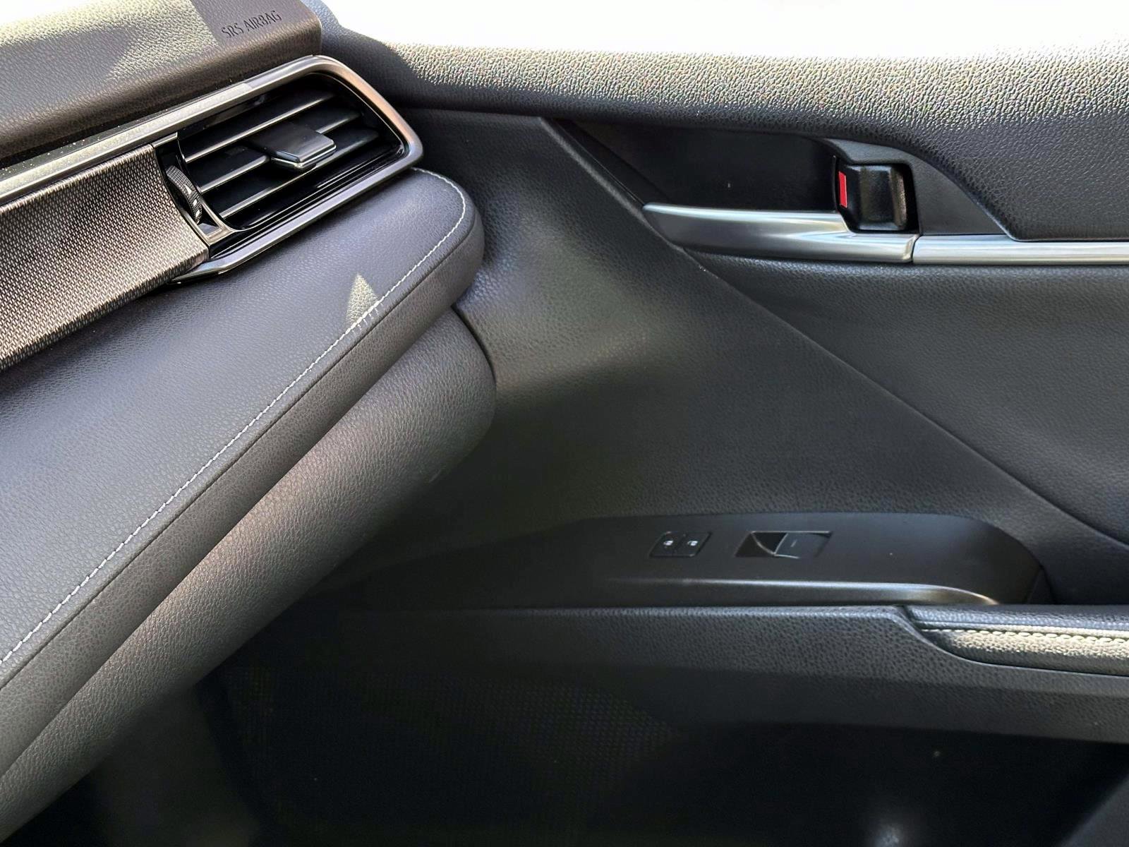 Used 2022 Toyota Camry XSE image 27