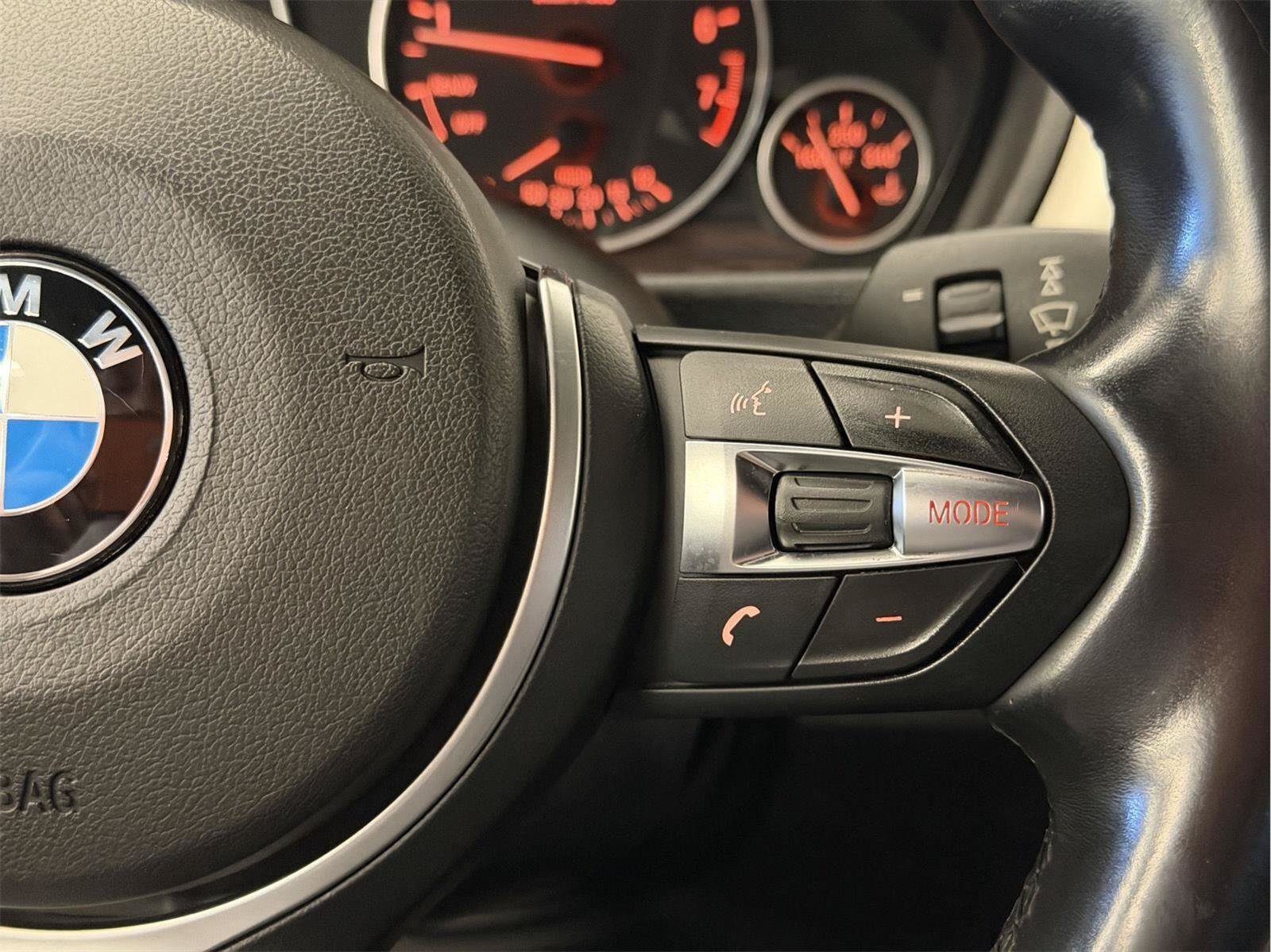 Used 2015 BMW 320i xDrive Sedan AWD/4WD image 15