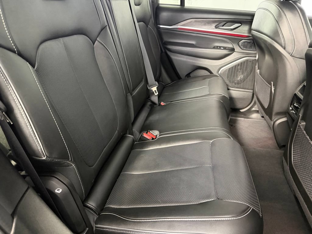 Certified 2024 Jeep Grand Cherokee Overland AWD/4WD image 29