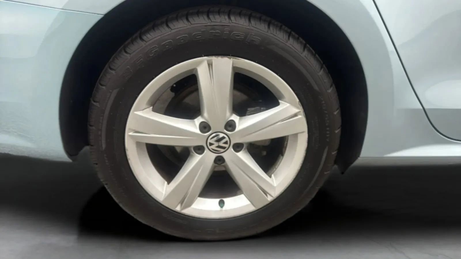 Used 2012 Volkswagen Passat 2.5 SE FWD image 30