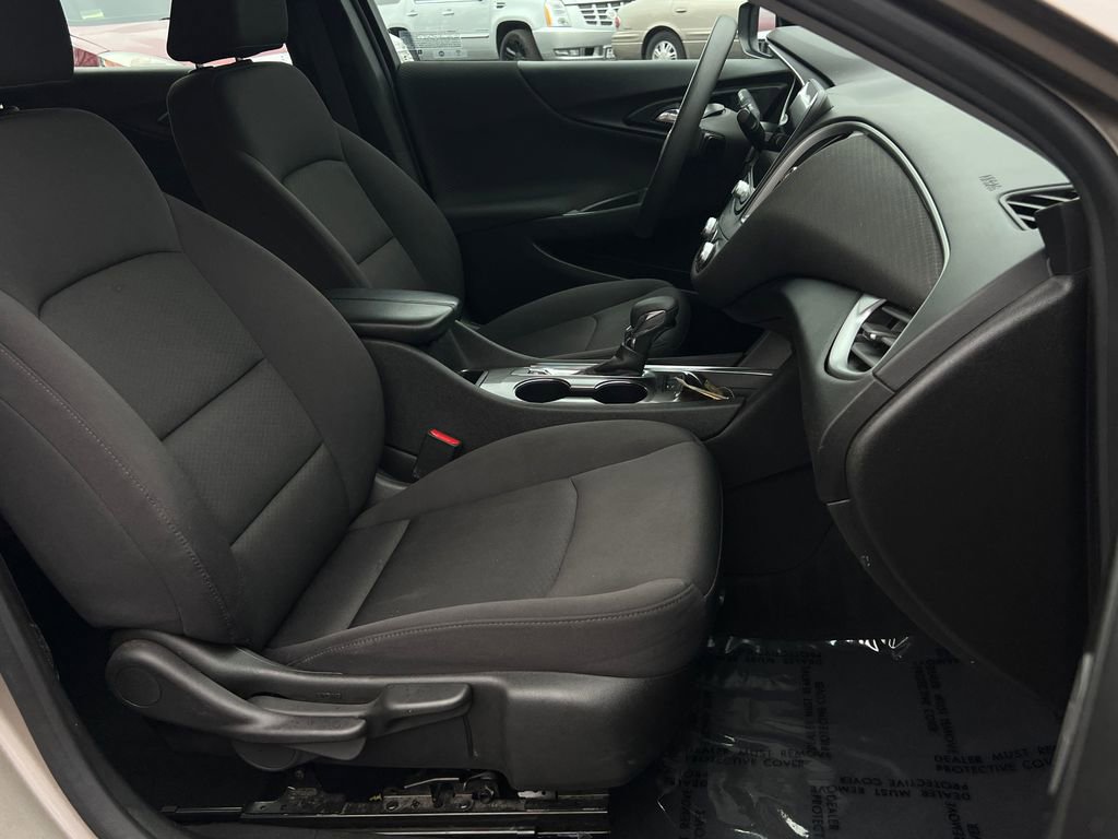 Used 2023 Chevrolet Malibu LT w/ Driver Confidence Package image 10