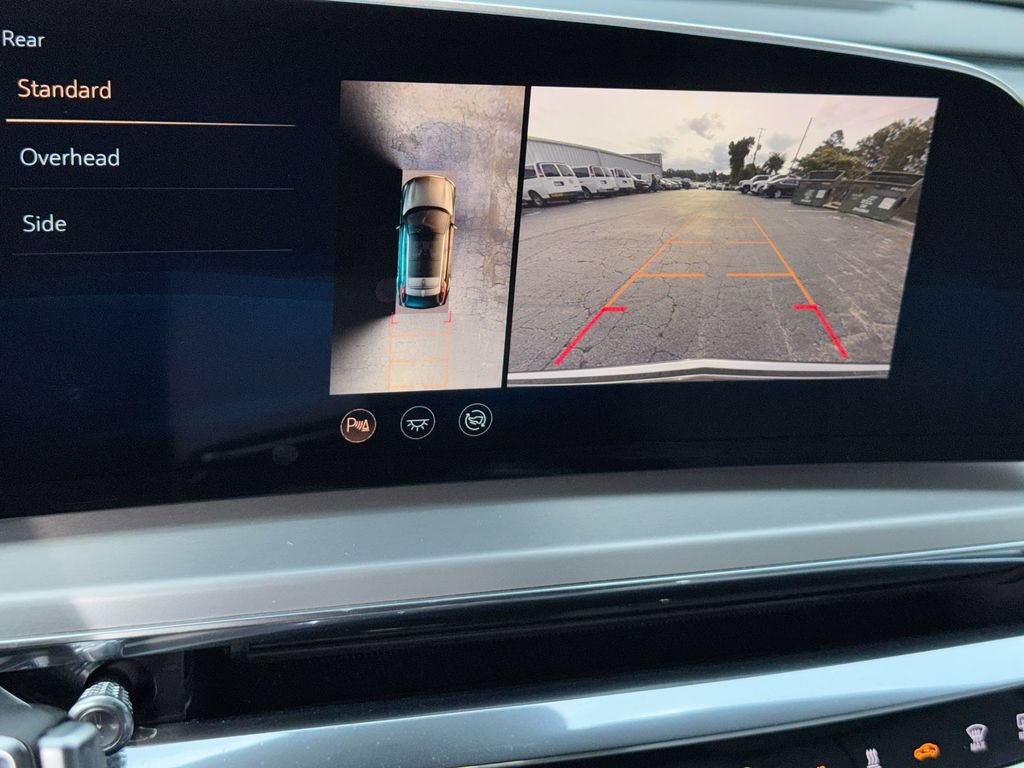 Used 2023 Cadillac Lyriq AWD image 28