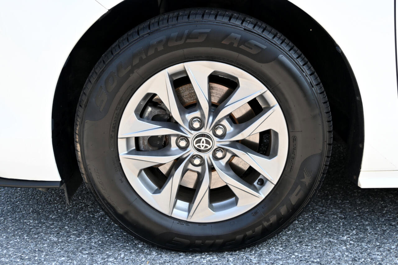 Used 2021 Toyota Sienna LE image 13