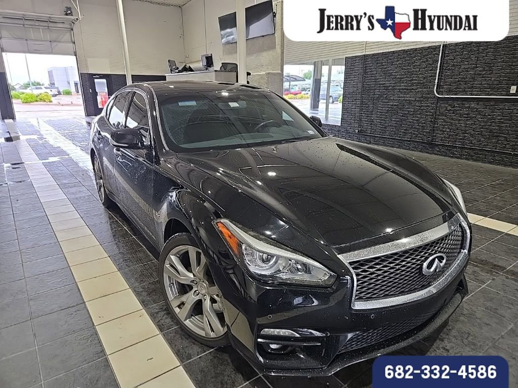 Used 2016 INFINITI Q70 5.6 w/ Sport Package AWD/4WD image 4