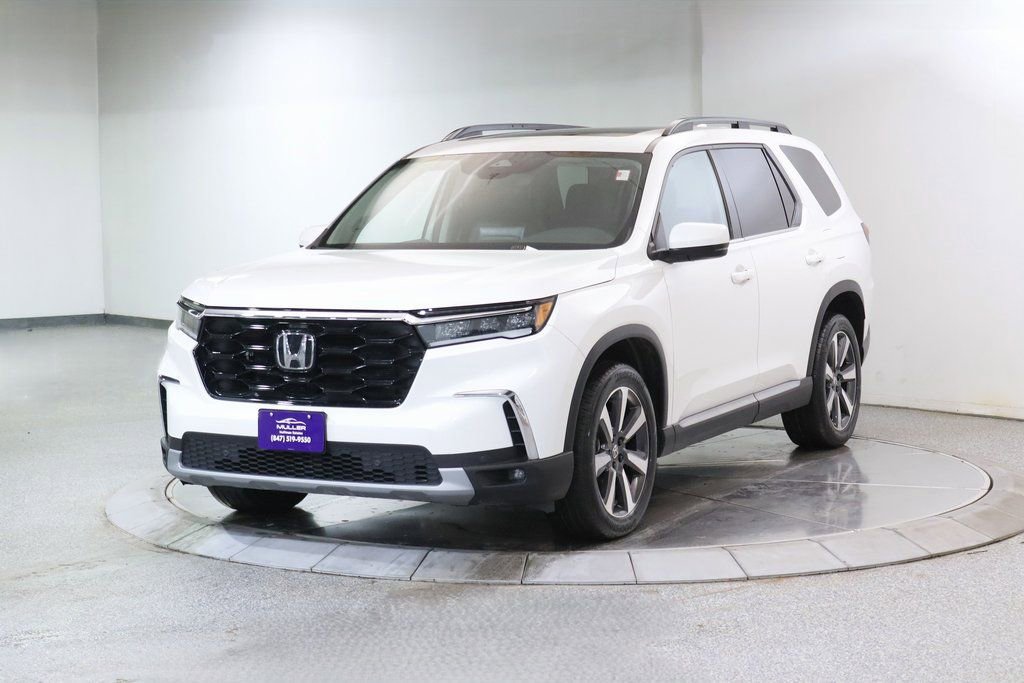 Used 2023 Honda Pilot Touring image 5