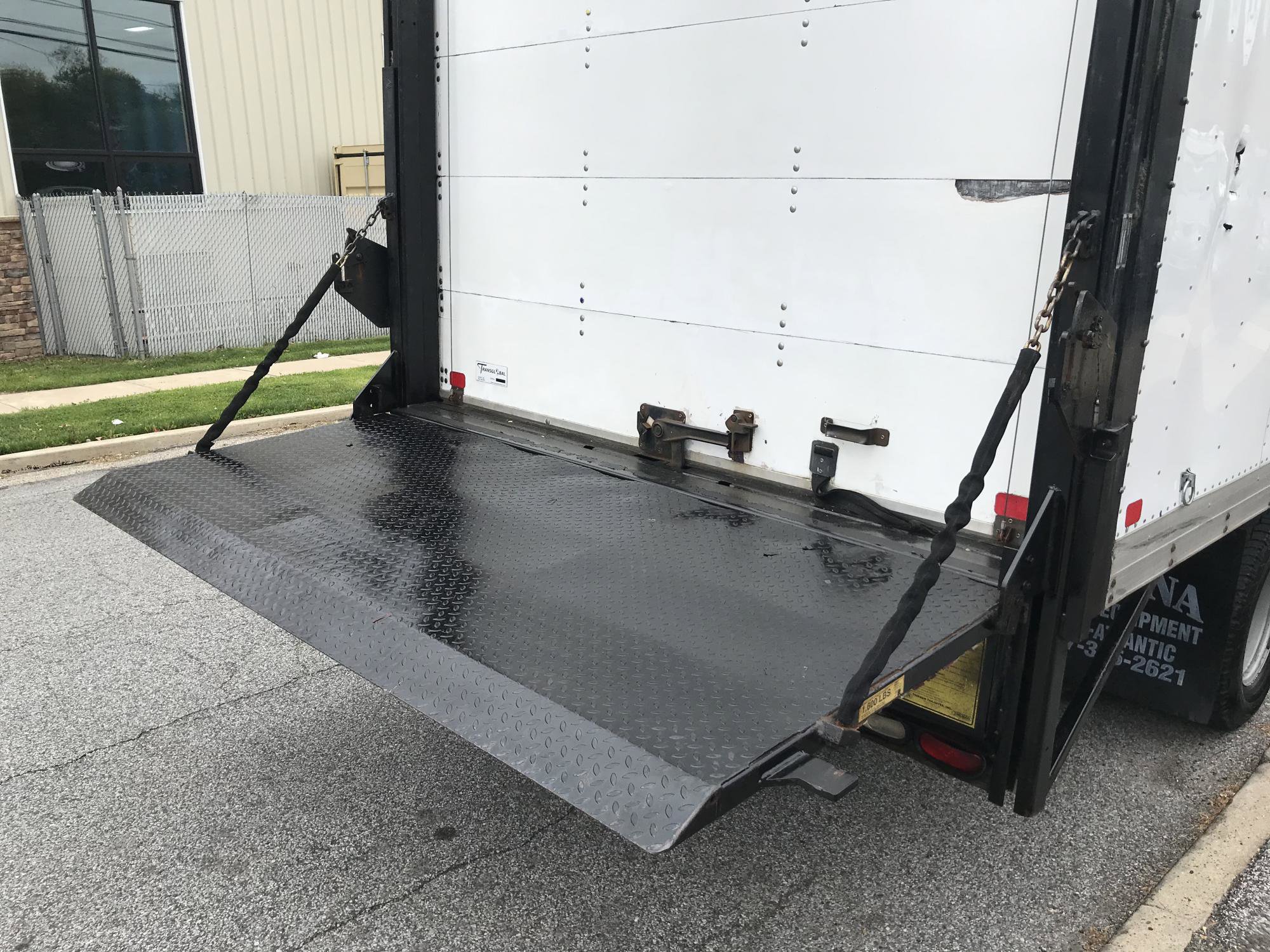 Used 2012 Chevrolet Express 3500 RWD image 12