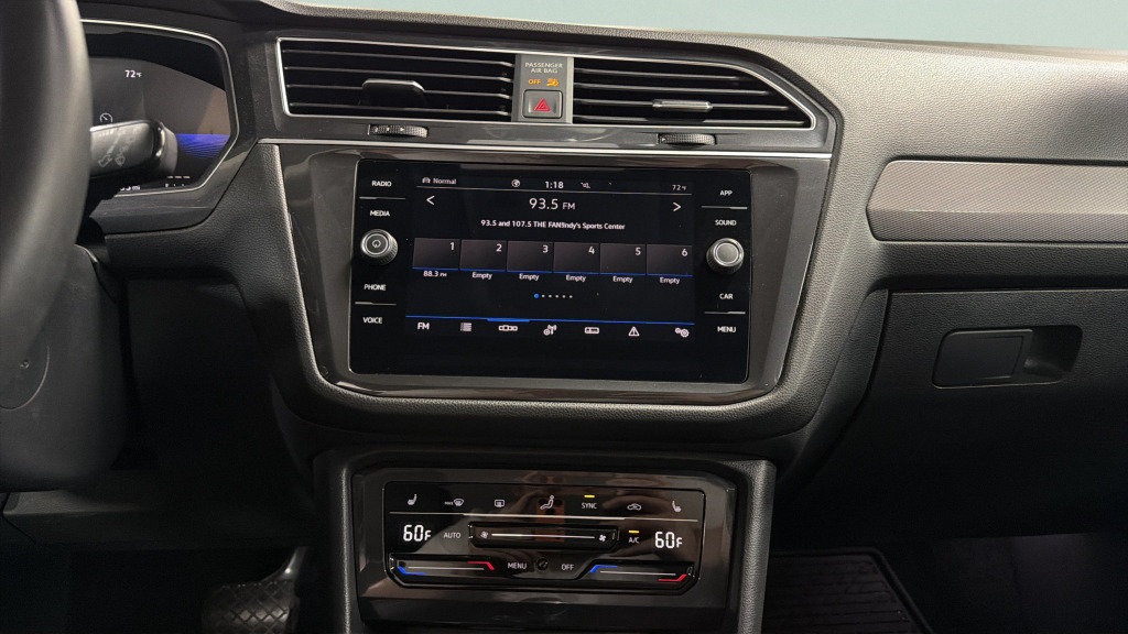 Certified 2024 Volkswagen Tiguan SE AWD/4WD image 36