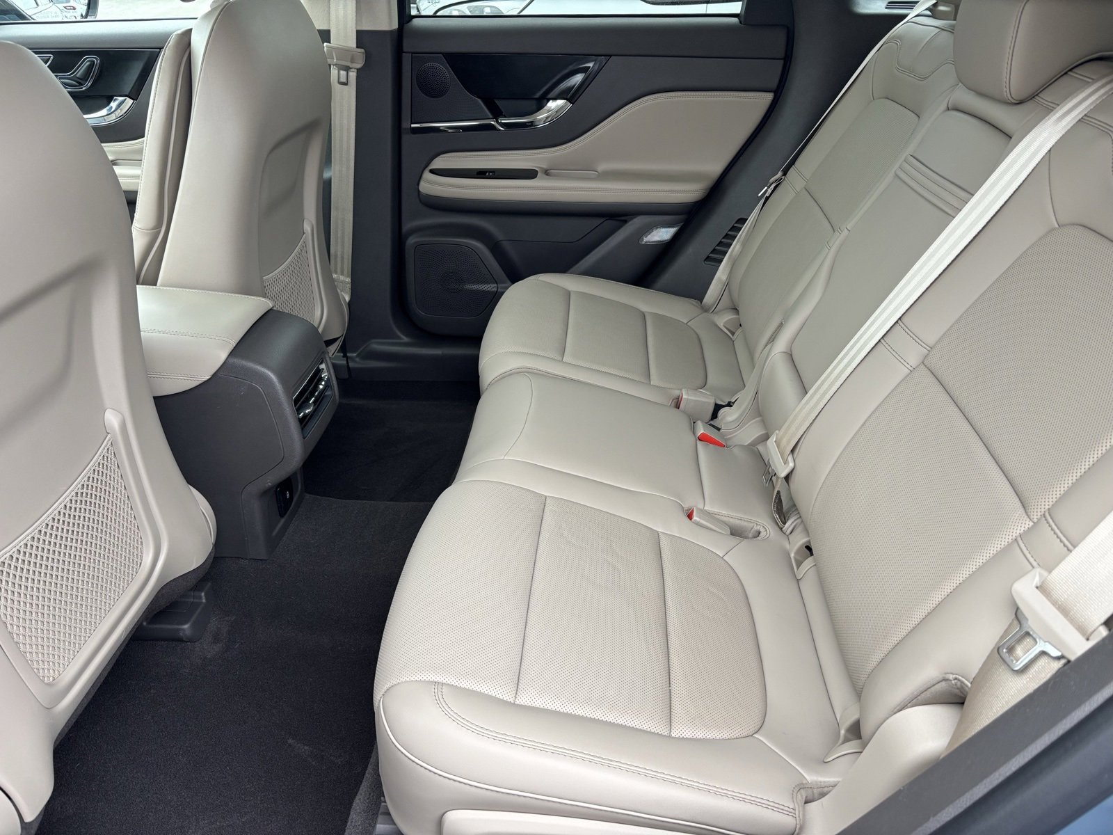 Used 2024 Lincoln Corsair Reserve image 19