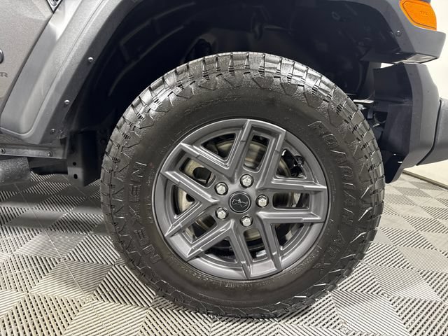 Used 2024 Jeep Wrangler Unlimited Sport AWD/4WD image 11