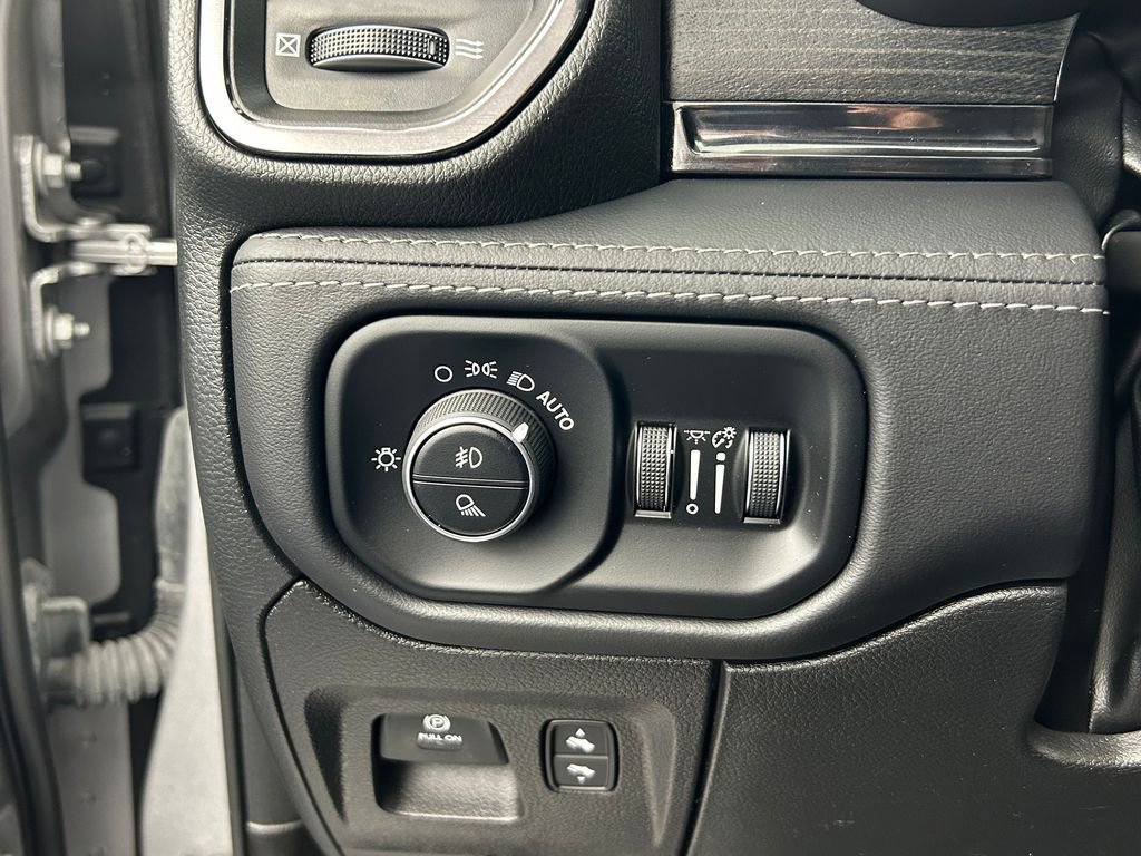 Used 2024 RAM 1500 Limited image 37