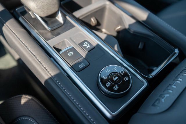 New 2026 Nissan Pathfinder SL AWD/4WD image 23