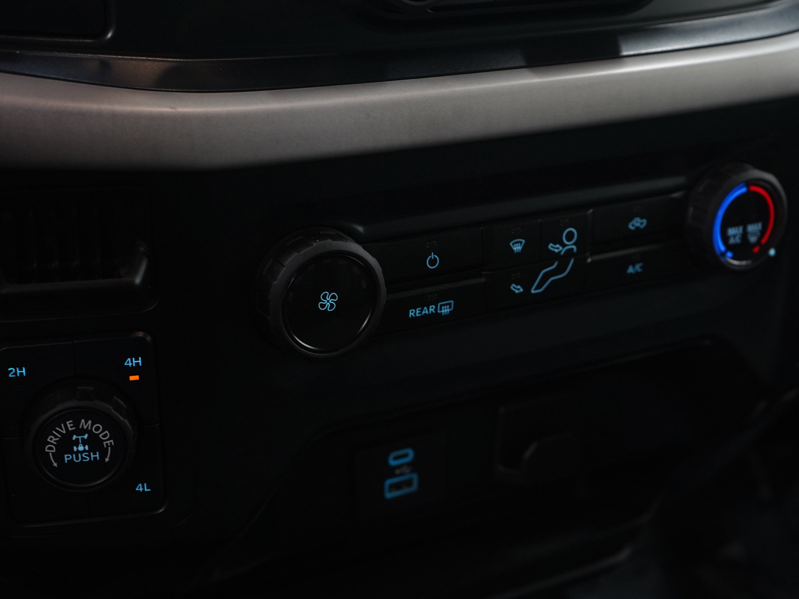 Used 2023 Ford F150 XLT AWD/4WD image 22