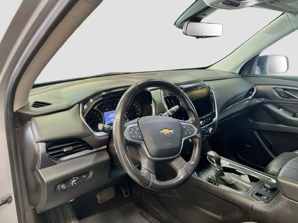 Used 2021 Chevrolet Traverse Premier w/ Redline Edition AWD/4WD image 9